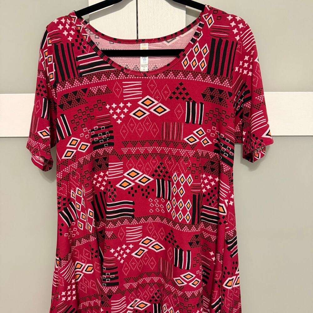 LuLaRoe Perfect T Geometric Print Top – Women’s Medium – NWOT